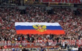 Фанаты сербского клуба "Црвена Звезда" во время матча с украинским клубом растянули флаг Росссии